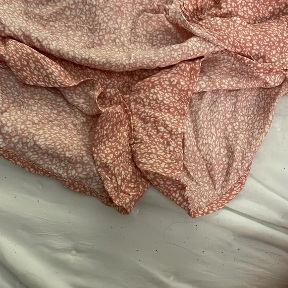 Pink skirt with shorts - Picture 5 of 5